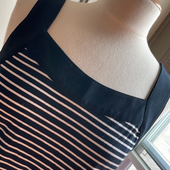 Cute top - Picture 2 of 5